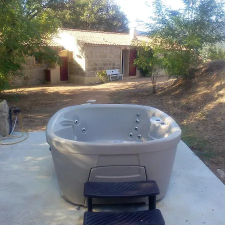 Holiday home Maison Charmante Avec Jacuzzi Et Vue Sur Montagne A
