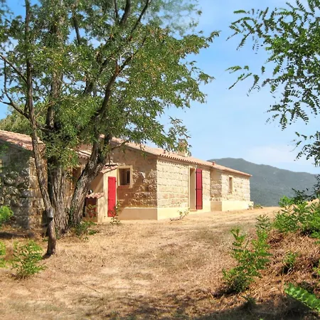 Holiday home Maison Charmante Avec Jacuzzi Et Vue Sur Montagne A