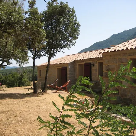 Maison Charmante Avec Jacuzzi Et Vue Sur Montagne A Holiday home *